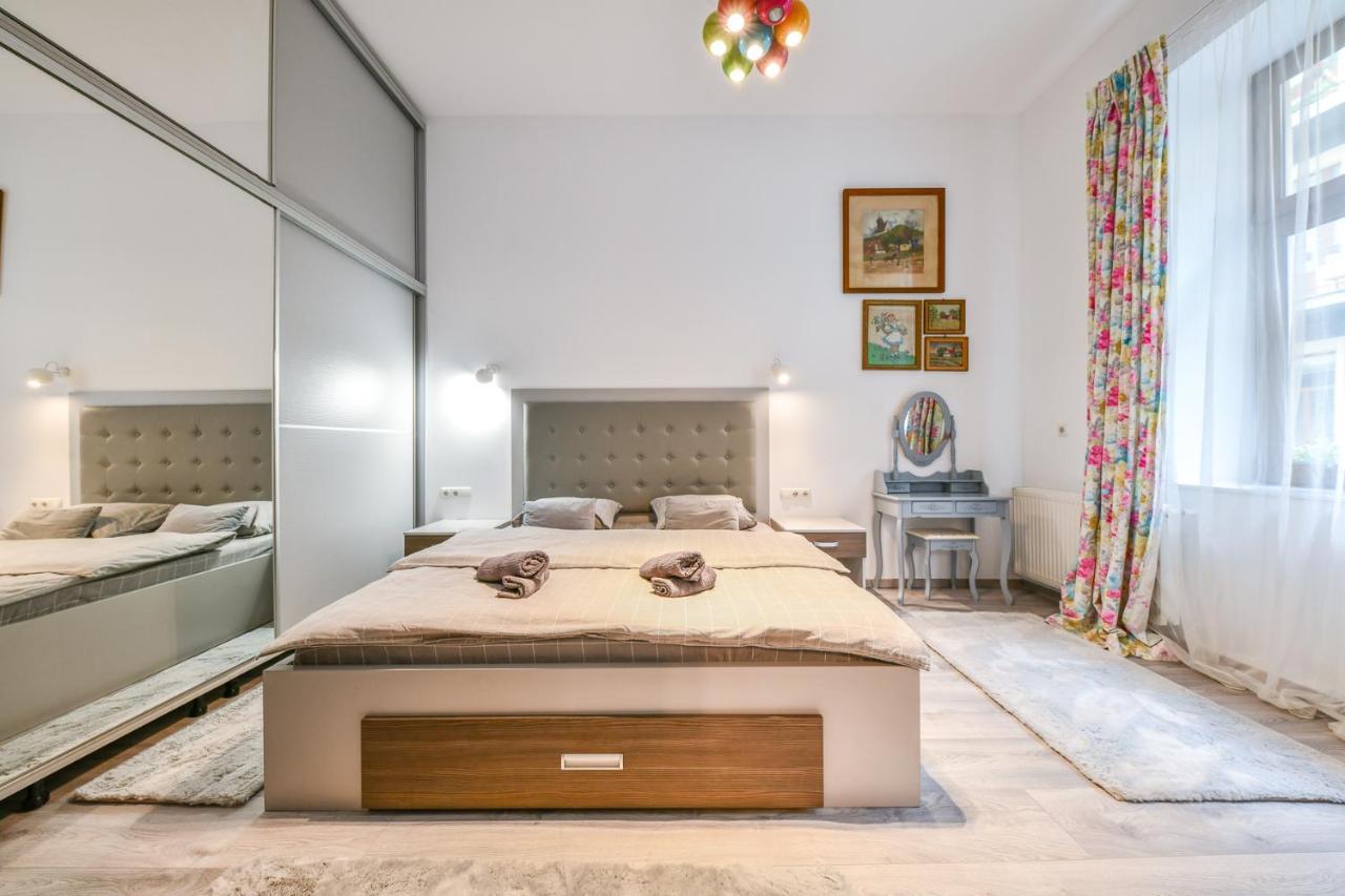 Glam Apartment Cluj-Napoca Luaran gambar